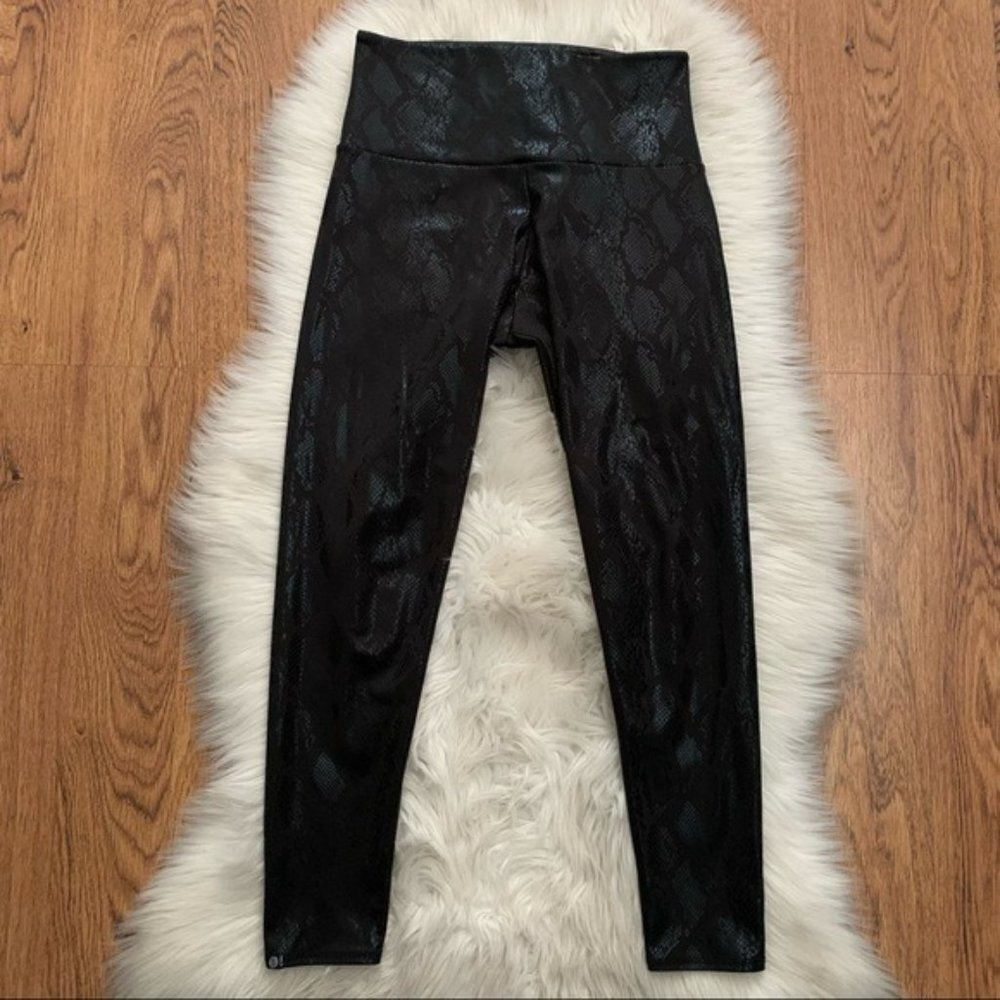 - Onzie Leggings